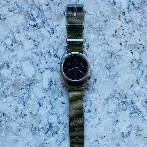 California-Made Electric Watch - Picture 3 of 5